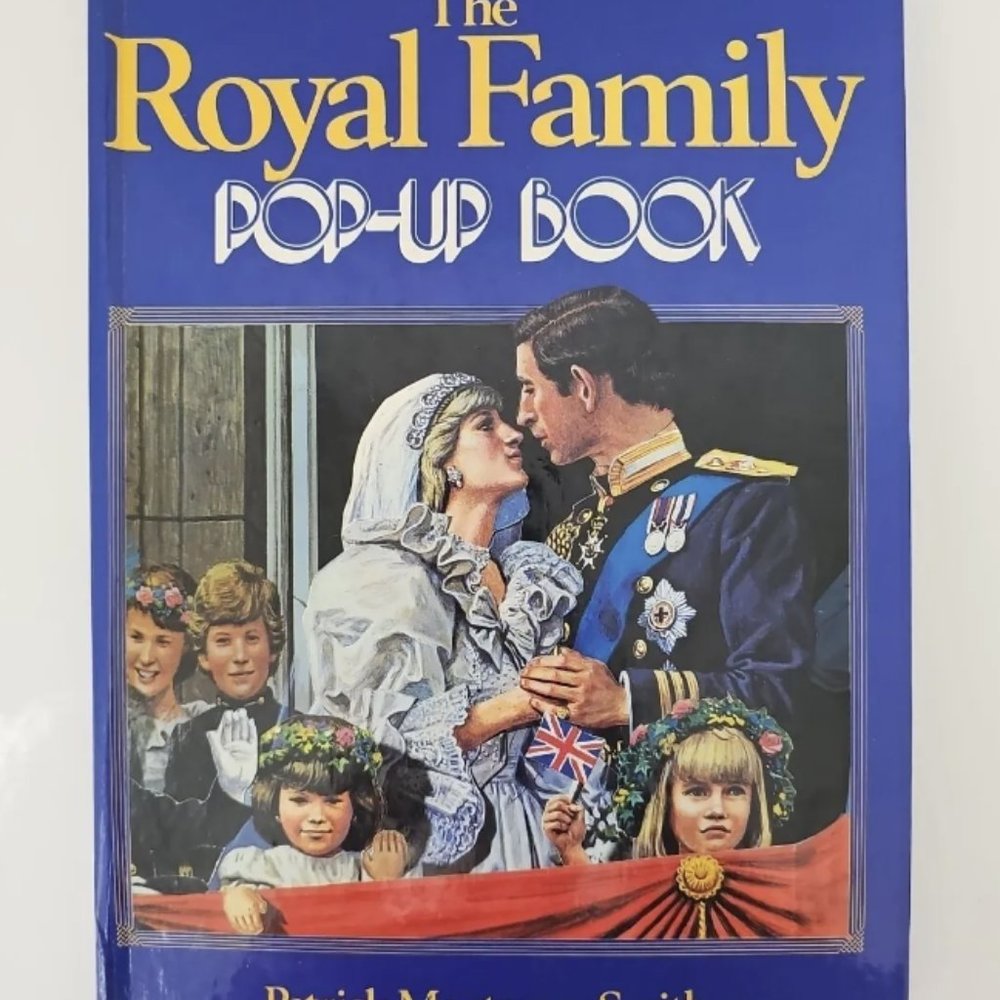 The Royal Family (Princess Diana) Pop-Up Book Patrick Montague Smith
